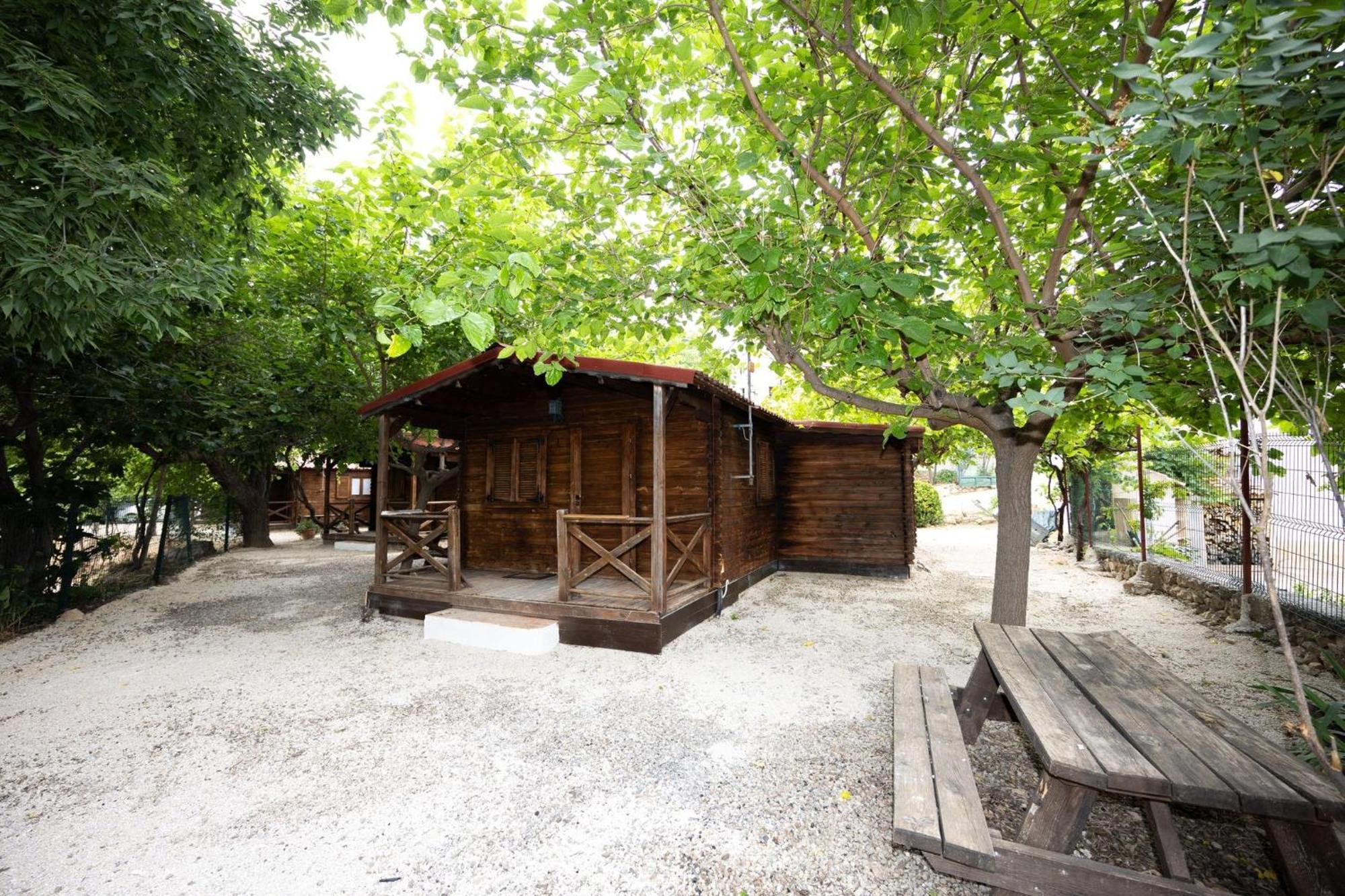 Cabanas Rurales - Las Taneas Yeste Exterior foto
