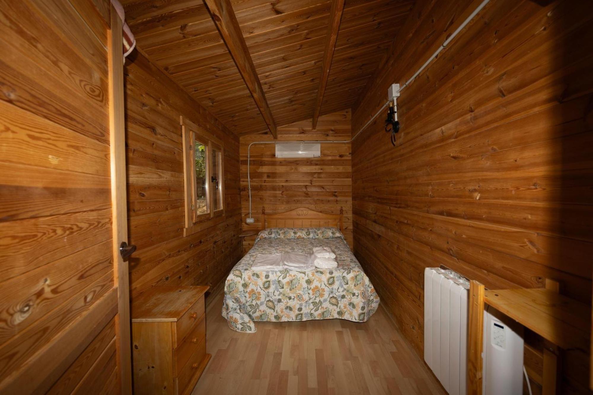 Cabanas Rurales - Las Taneas Yeste Habitación foto